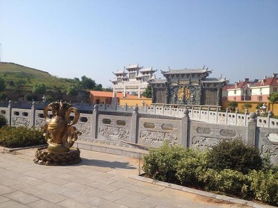 景點護(hù)城河石雕欄桿